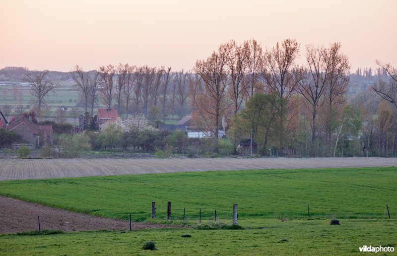 Zonsondergang boven de Getevallei