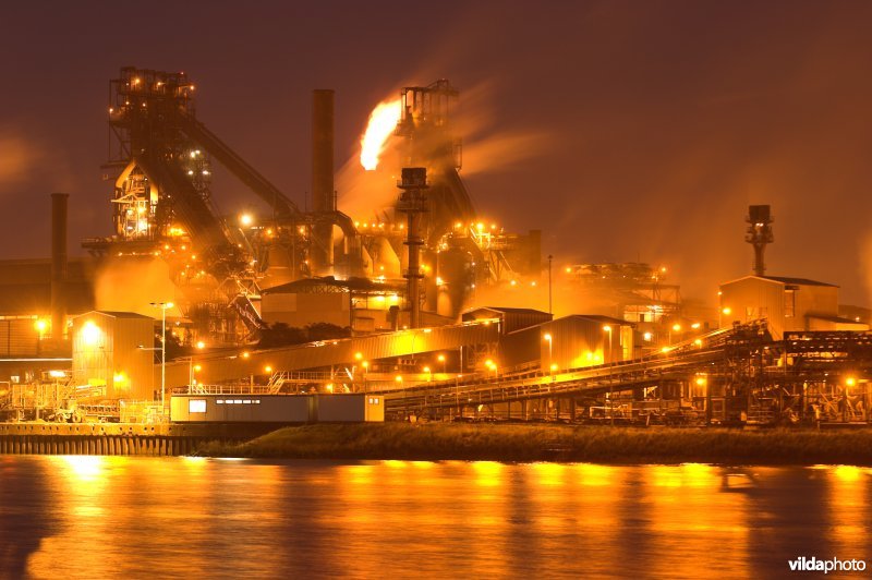 Industrie langs het Kanaal Gent-Terneuzen