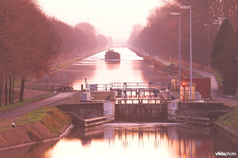 Kempens kanaal en sluis tussen Herentals en Bocholt