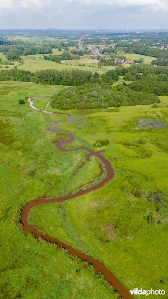 Zwarte Beek meandert door de vallei