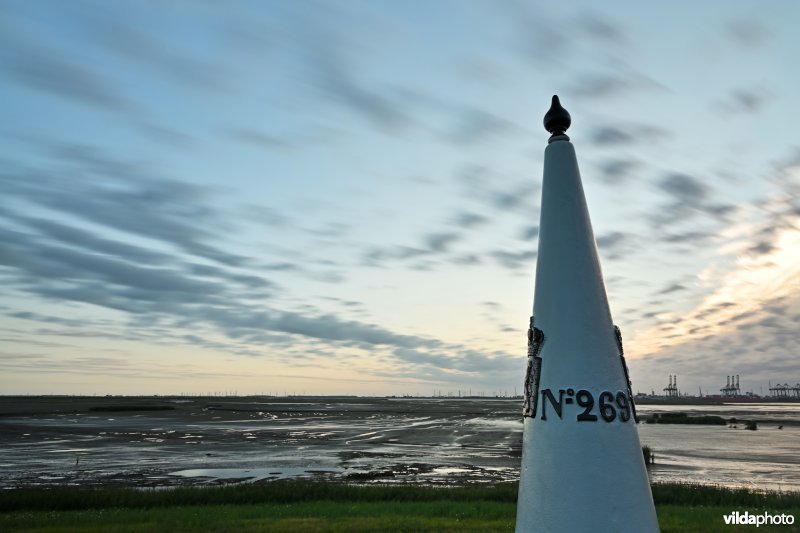 Grenspaal aan het Hedwige-Prosperschor