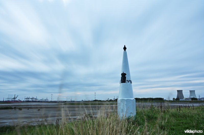Grenspaal aan het Hedwige-Prosperschor