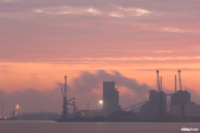 Industrie langs de Noordzee