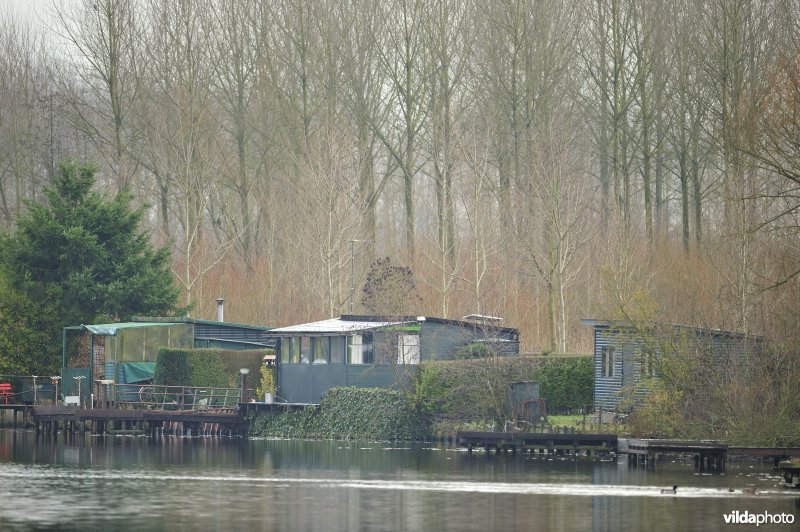 Vakantiehuisjes langs de oude Schelde