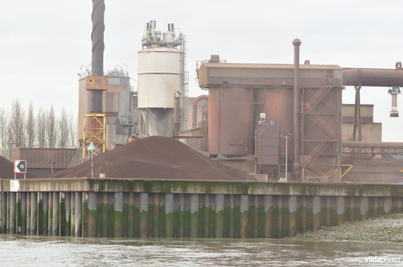 Industrie langs de Schelde