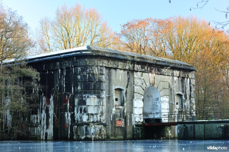 Bevroren walgracht rond Fort Oelegem