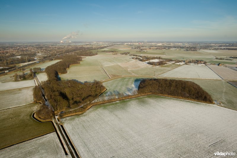 Luchtfoto van de linies van Den Hout
