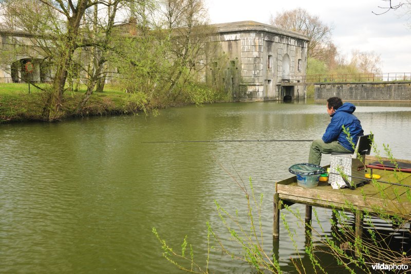 Visser aan het Fort van Haasdonk
