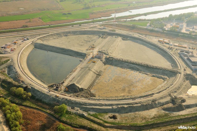 Slibbezinkingsbekken in aanbouw in de haven van Antwerpen