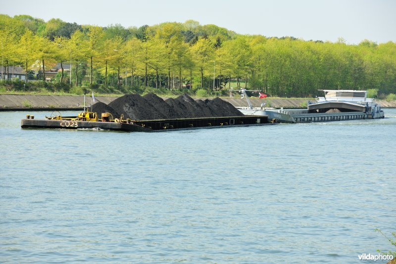 Kolentransport op het Albertkanaal