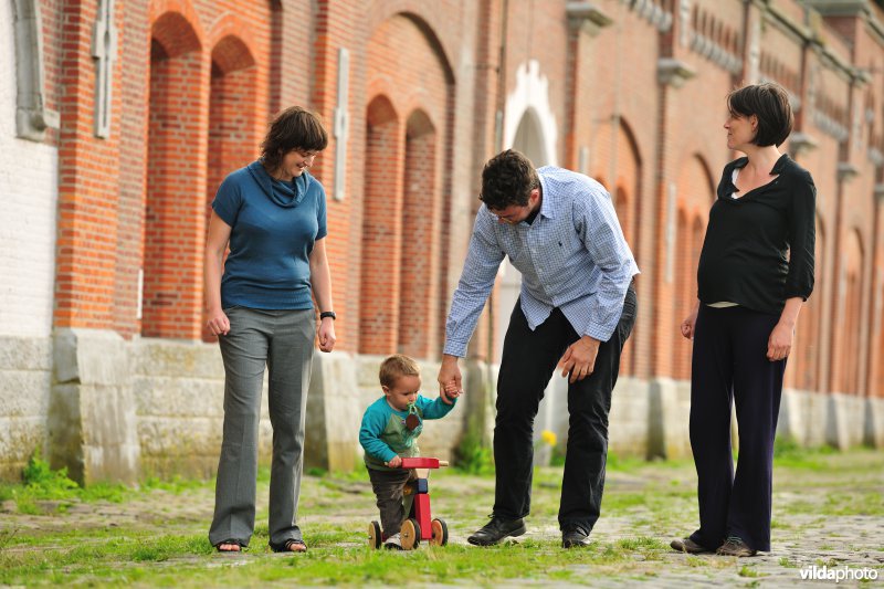 Wandelen langs hoofdfrontgebouw Fort 4