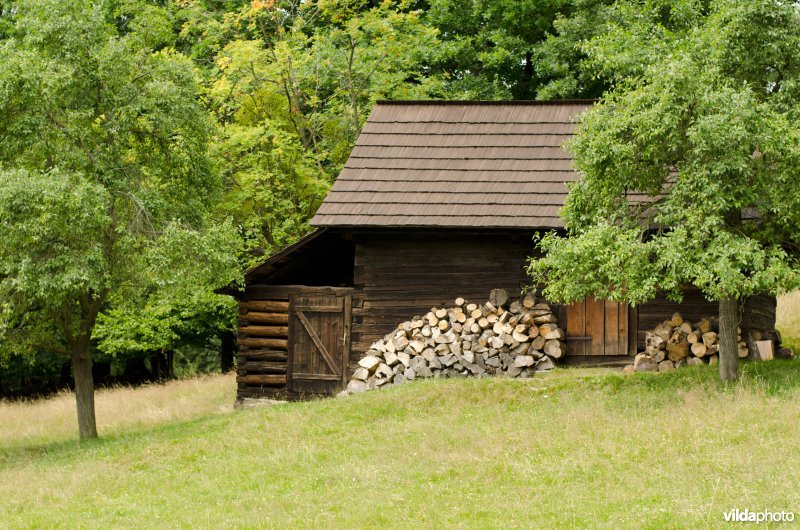 Brandhout voor een houten huis