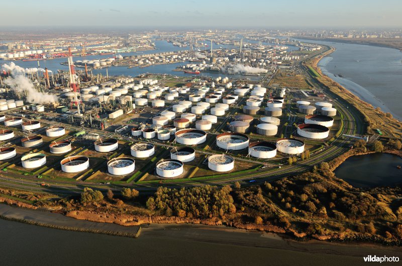 Petroleumdok in Antwerpen haven