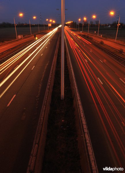 Autosnelweg en lichtvervuiling